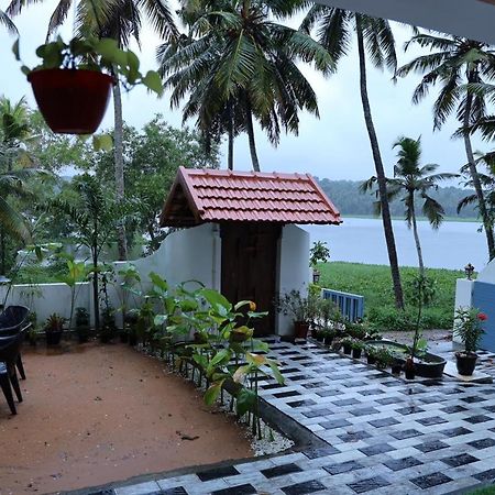 Kovalam Lake View Villa Vellayani Eksteriør billede
